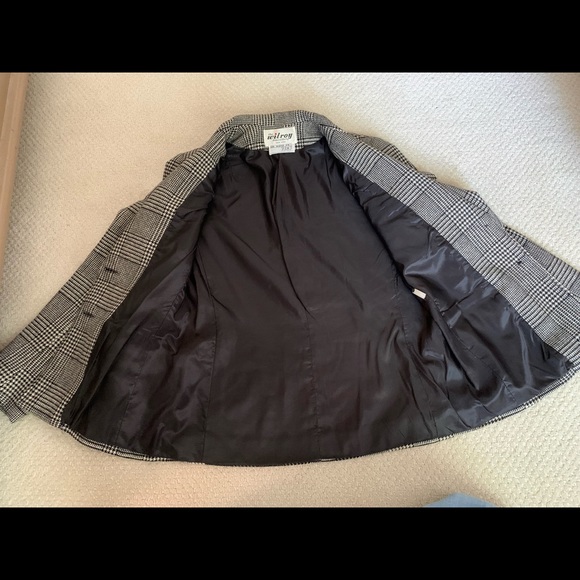 Wilroy Traveller Brownstone Studio houndstooth blazer, size 6 - Picture 4 of 7